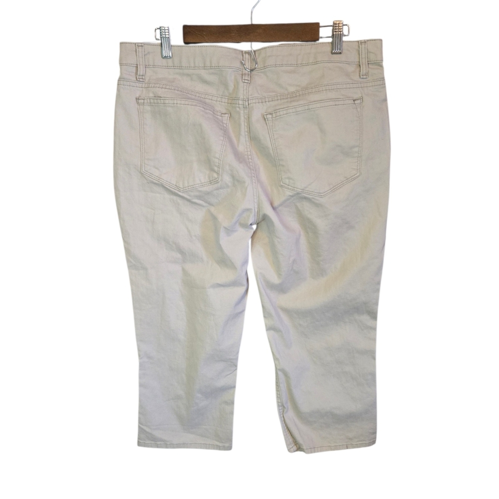 LEE Mid Rise Capri - Picture 3 of 5